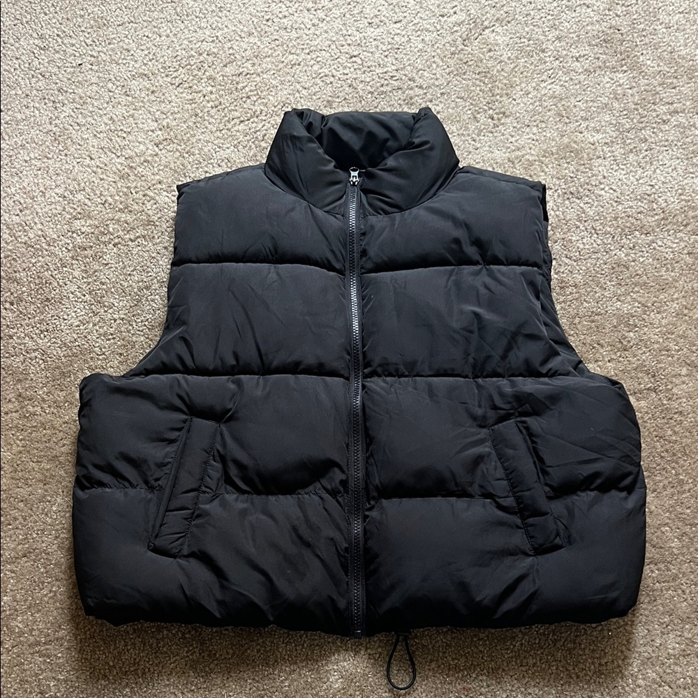 Almost Famous Women’s Black Quilted Vest